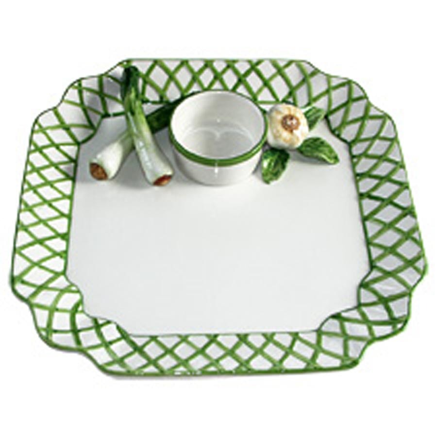 Green Trellis with Scallions and Garlic Chip & Dip