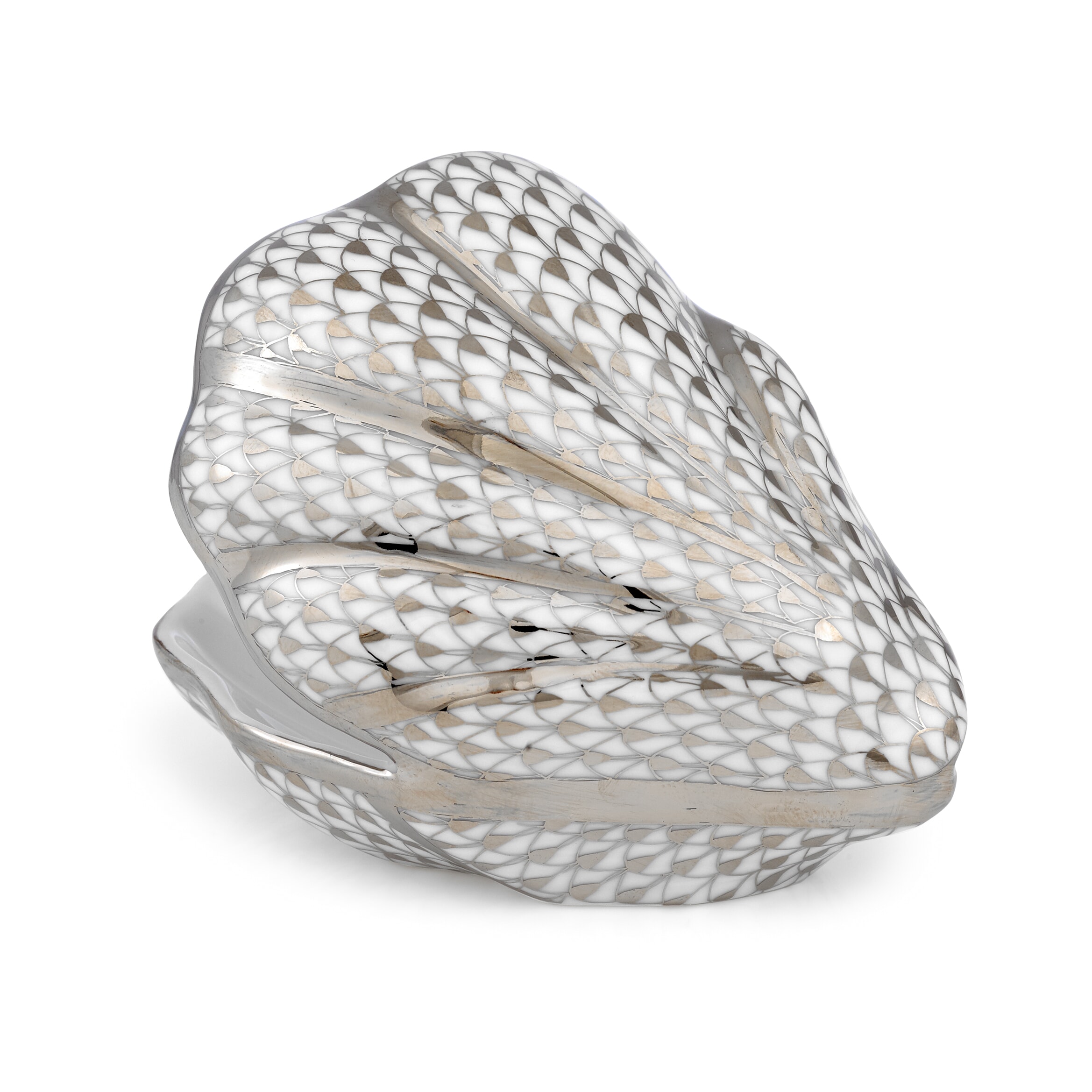 AS307 - Herend Oyster with Pearl, Platinum